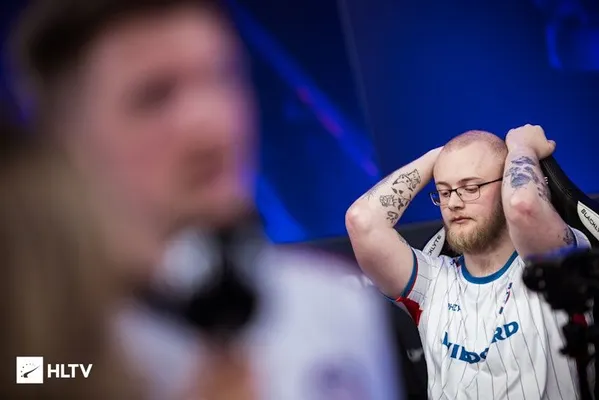 Wildcard Benches phzy and stanislaw Amid 2025 CS2 Struggles