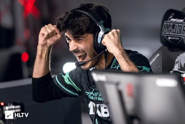 Aurora Beats HOTU 2-1 in BLAST Bounty Online Stage Opener