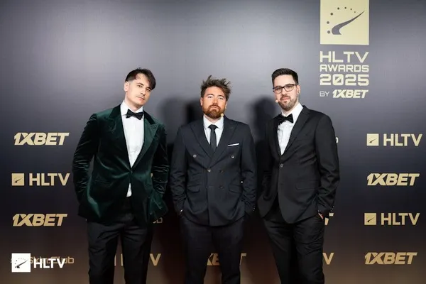 The boys are back online