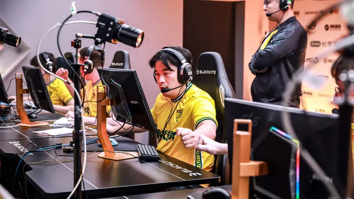 Heartbreak as Aussie hopes FlyQuest reverse-swept out of Shanghai Major