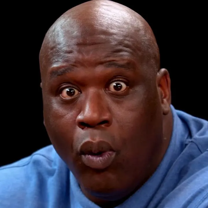 Wing Shaq logo background