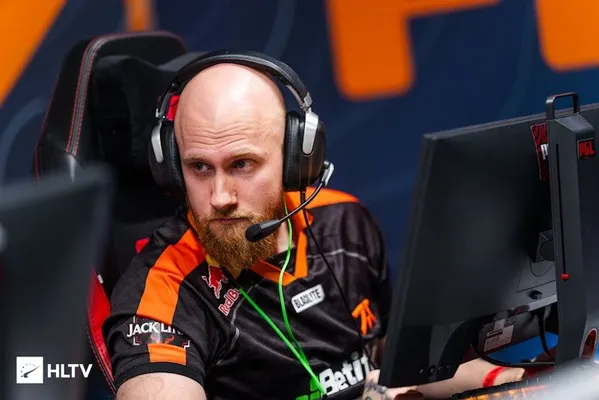 FaZe & fnatic win opening matches at StarLadder Budapest Major